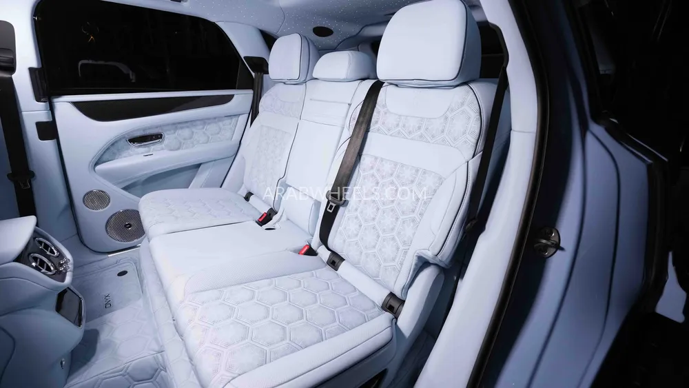 بينتلي بينتايجا 2023 for Sale in دبي Image-23