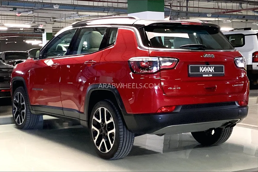Jeep Compass 2018 for Sale in Sharjah Image-3