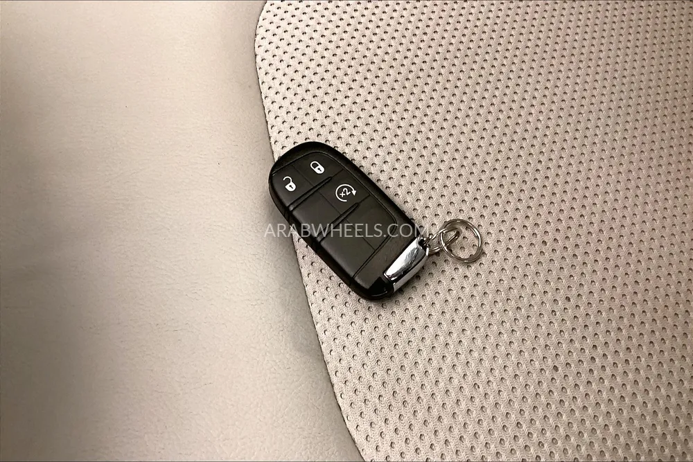 Jeep Compass 2018 for Sale in Sharjah Image-25