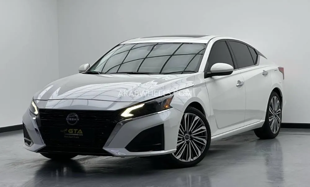 Nissan Altima 2024 for Sale in Dubai Image-3