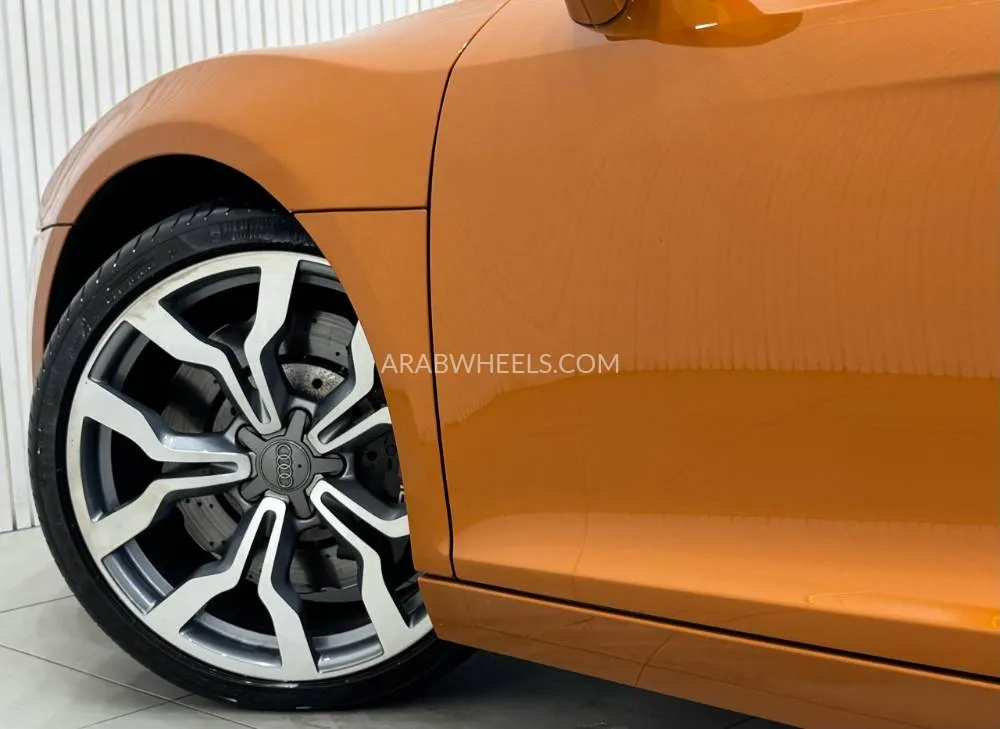 أودي R8 2015 for Sale in دبي Image-4