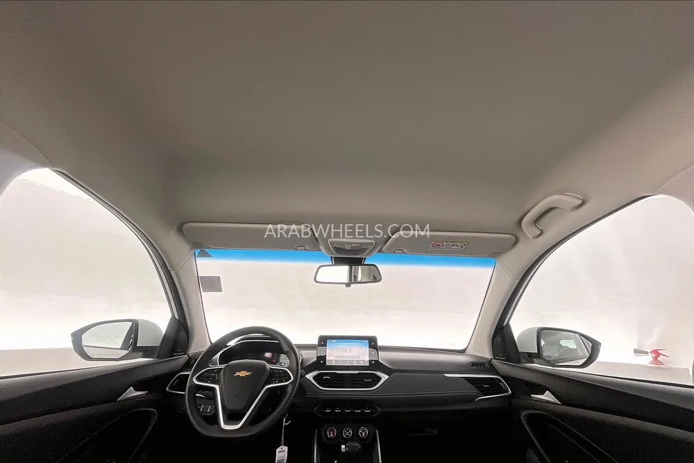 Chevrolet Captiva 2023 for Sale in Sharjah Image-12