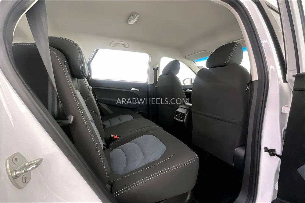 Chevrolet Captiva 2023 for Sale in Sharjah Image-54