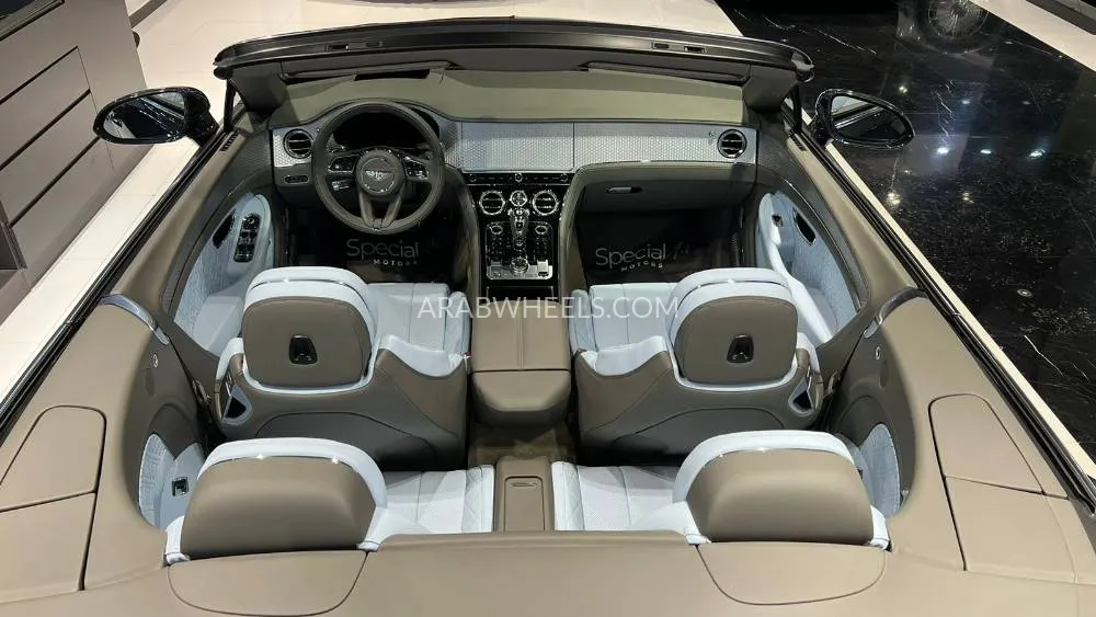 Bentley Continental GTC 2022 for Sale in Dubai Image-8