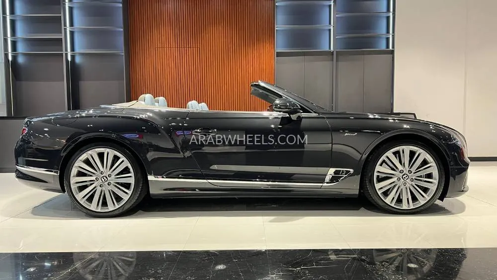 Bentley Continental GTC 2022 for Sale in Dubai Image-9