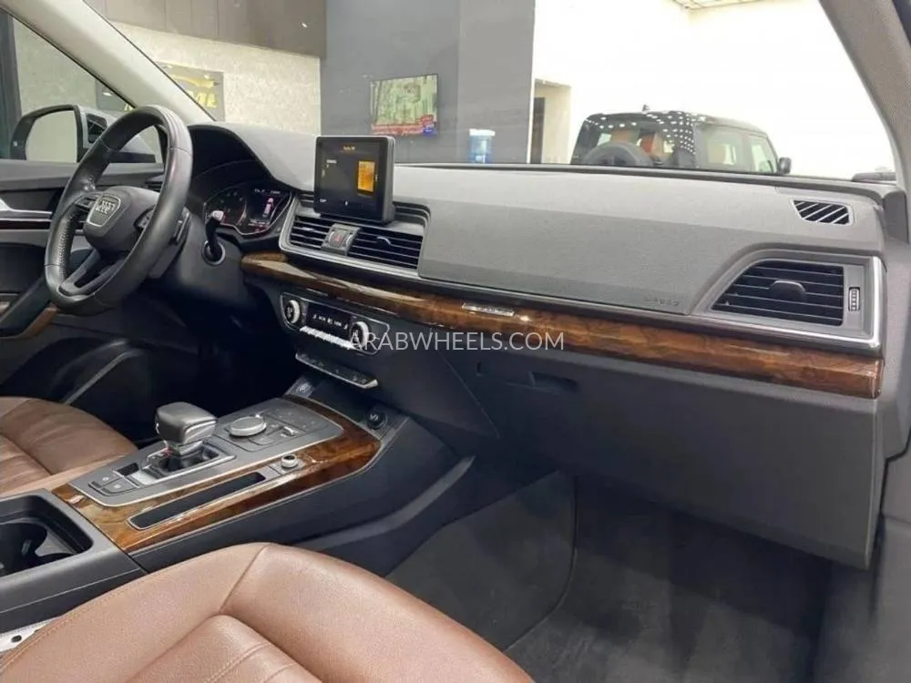 Audi Q5 2018 for Sale in Dubai Image-6