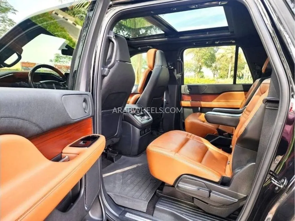 Lincoln Navigator 2022 for Sale in Dubai Image-8