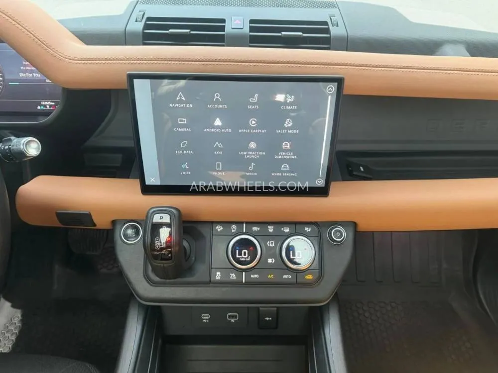 Land Rover Defender 2021 for Sale in Dubai Image-12