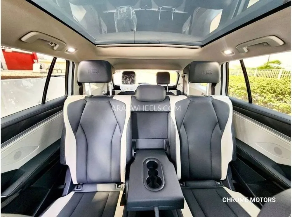 Volkswagen ID.6 2022 for Sale in Dubai Image-13