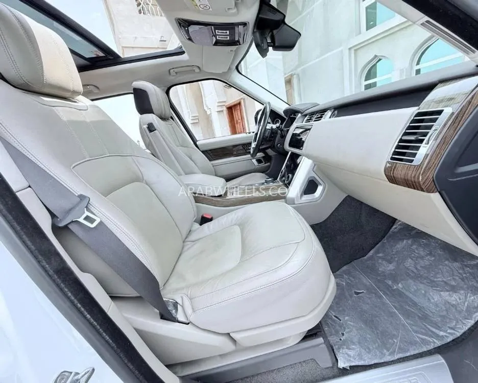 Land Rover Range Rover 2018 for Sale in Ajman Image-5