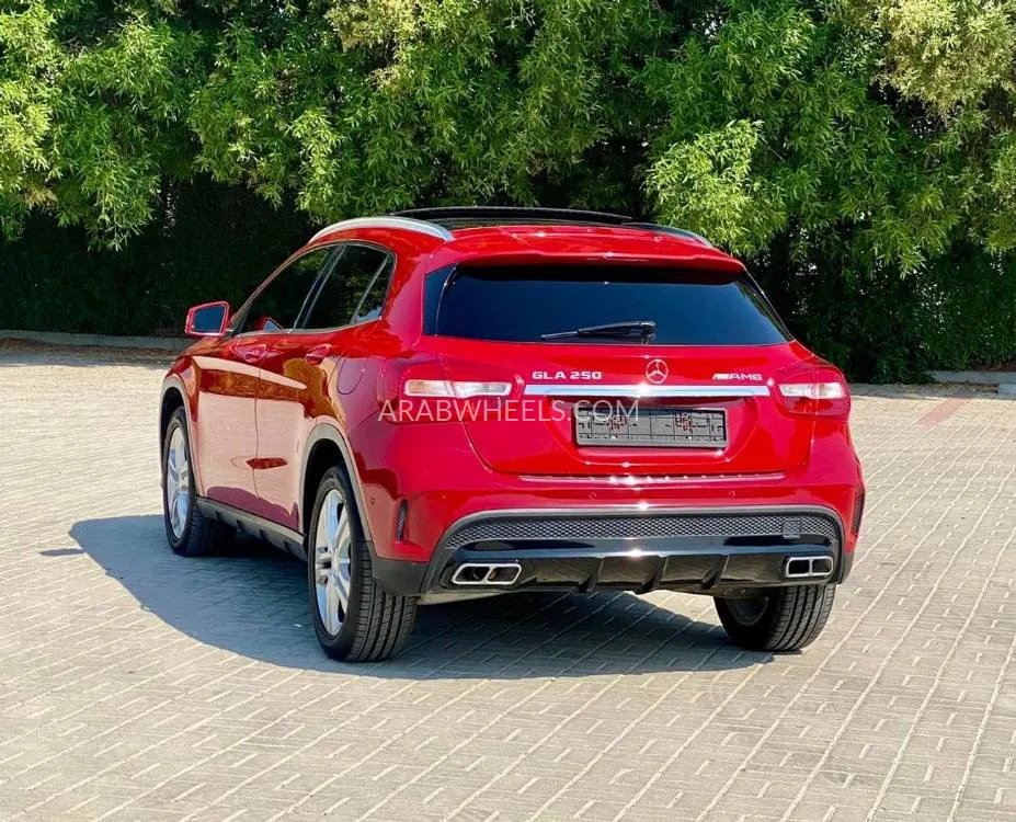 Mercedes Benz GLA 2018 for Sale in Ajman Image-10