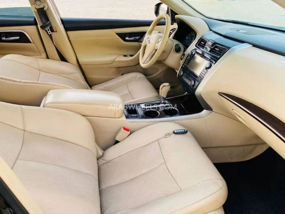 Nissan Altima 2013 for Sale in Ajman Image-5