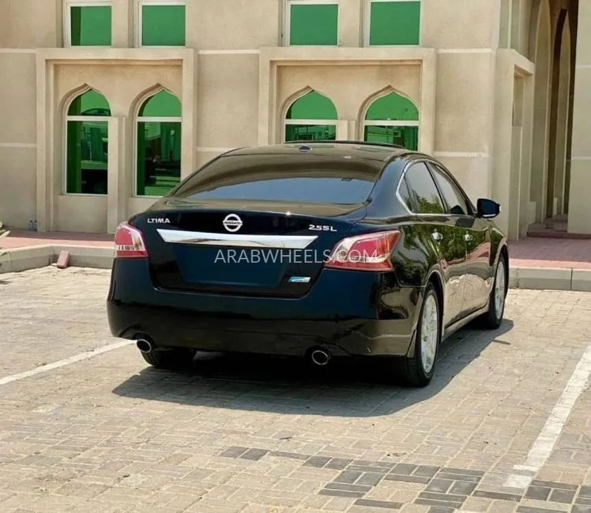 Nissan Altima 2013 for Sale in Ajman Image-9
