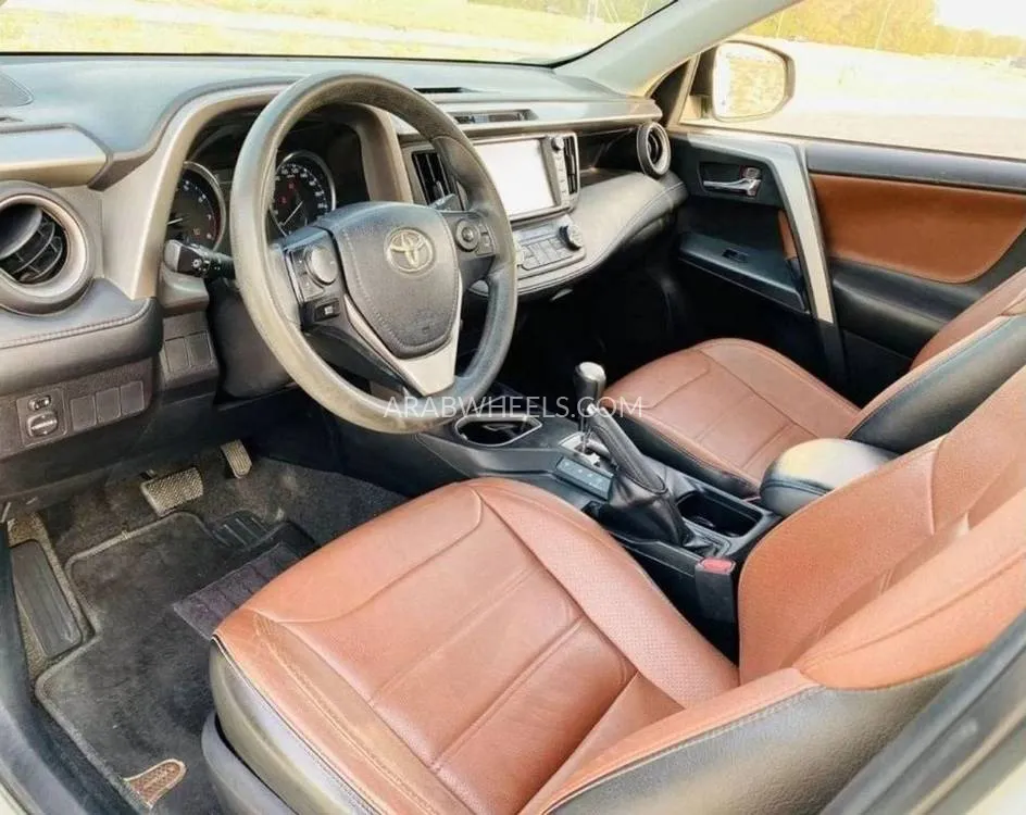 Toyota Rav4 2017 for Sale in Ajman Image-7