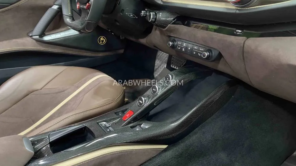فيراري 812 جي تي إس 2022 for Sale in دبي Image-14