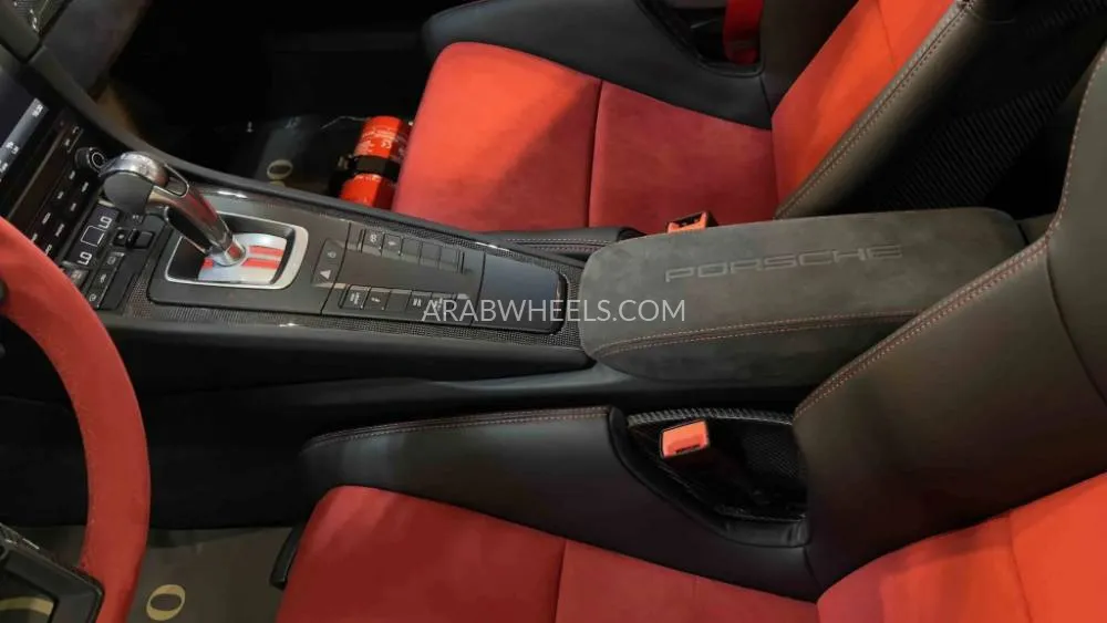 بورشه 911 2019 for Sale in دبي Image-11