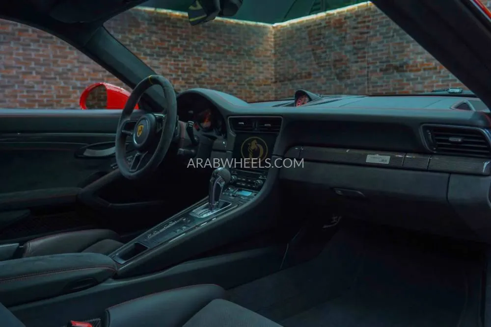 Porsche 911 2019 for Sale in Dubai Image-16