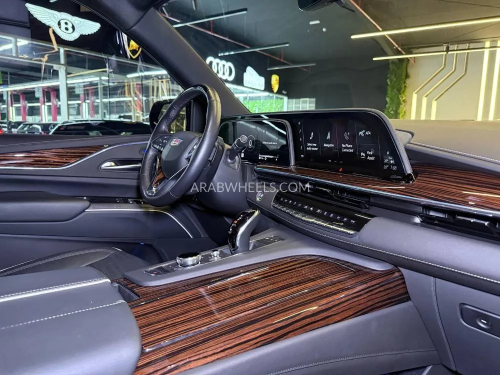 Cadillac Escalade 2023 for Sale in Dubai Image-7