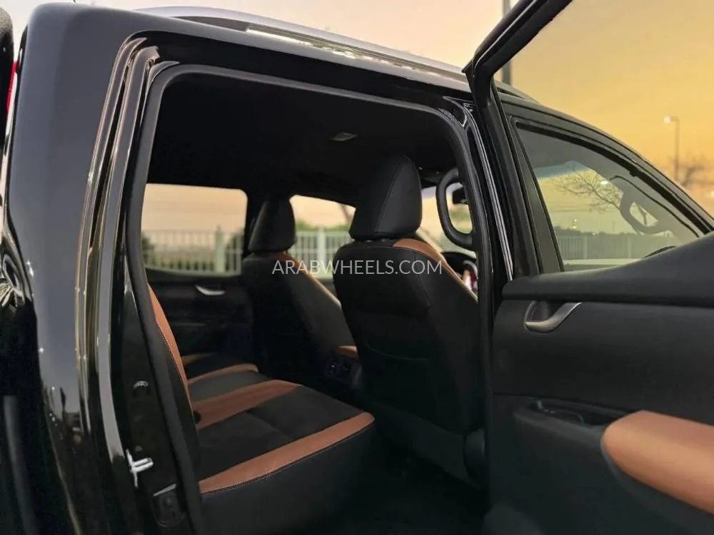 Mercedes Benz X Class 2022 for Sale in Dubai Image-13