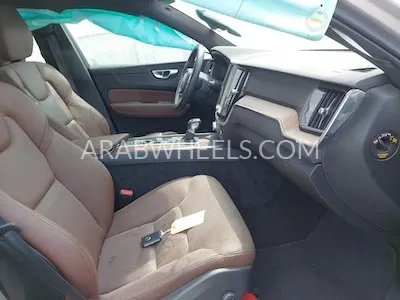 Volvo XC60 2021 for Sale in Sharjah Image-3