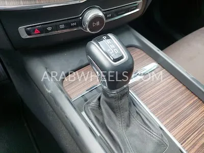 Volvo XC60 2021 for Sale in Sharjah Image-6