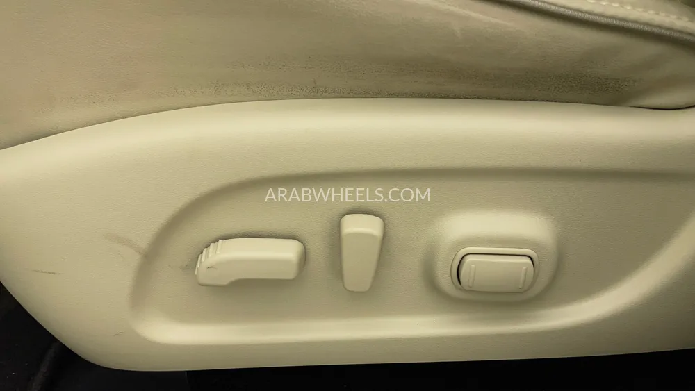 Infiniti QX60 2020 for Sale in Dubai Image-24