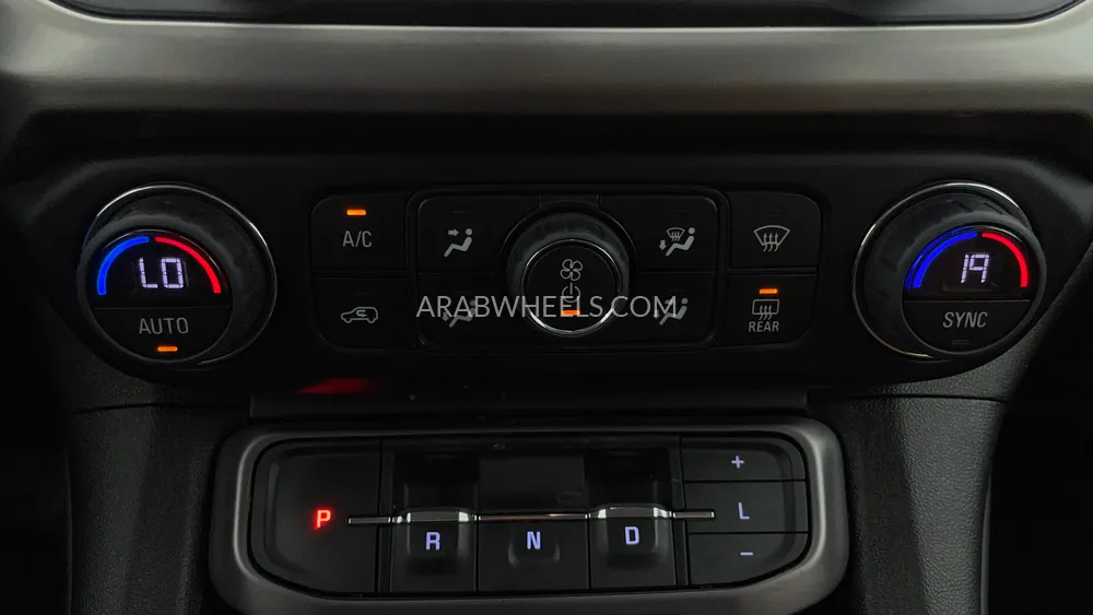 جي إم سي اكاديا 2023 for Sale in دبي Image-54