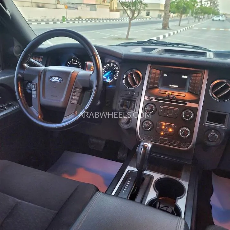 Ford Expedition 2016 for Sale in Sharjah Image-10