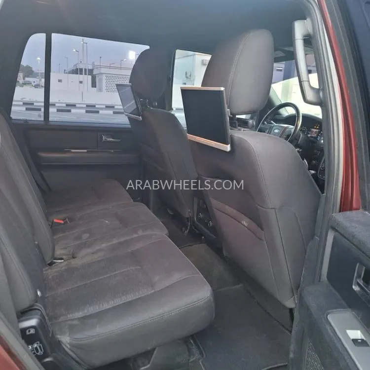 Ford Expedition 2016 for Sale in Sharjah Image-11