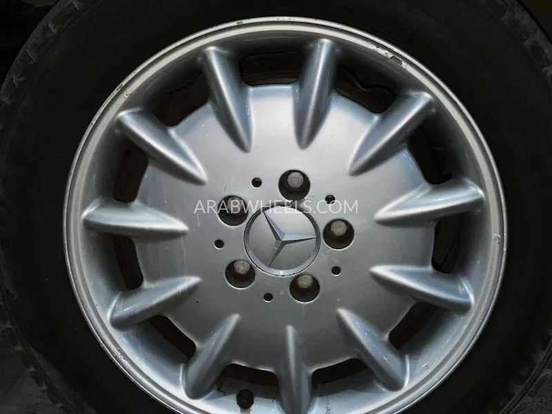 Mercedes Benz E Class 2001 for Sale in Sharjah Image-4