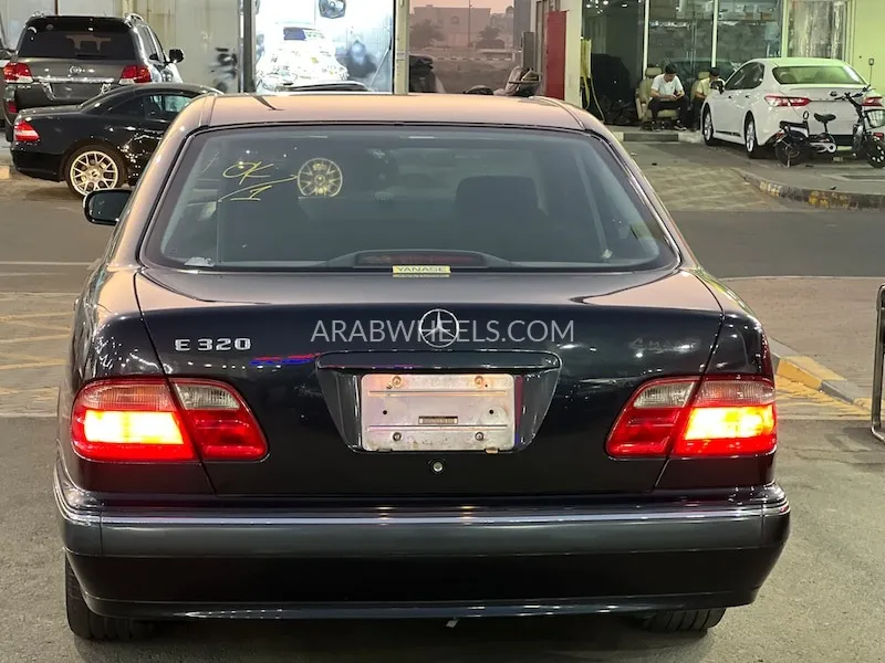 Mercedes Benz E Class 2001 for Sale in Sharjah Image-11