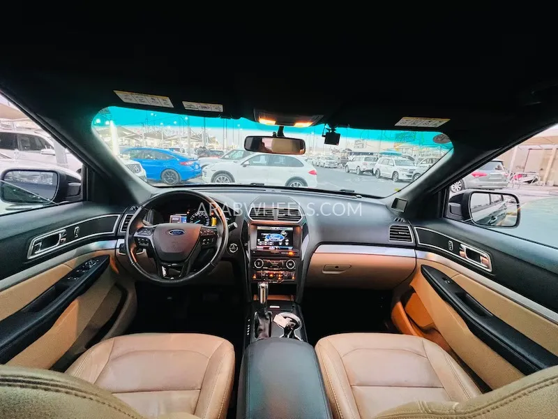 Ford Explorer 2016 for Sale in Sharjah Image-7