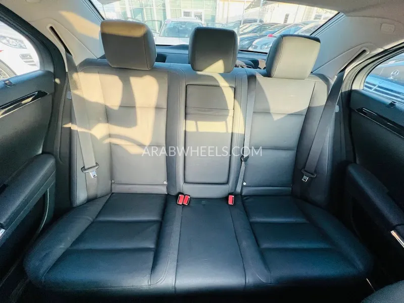 Mercedes Benz S Class 2011 for Sale in Sharjah Image-8
