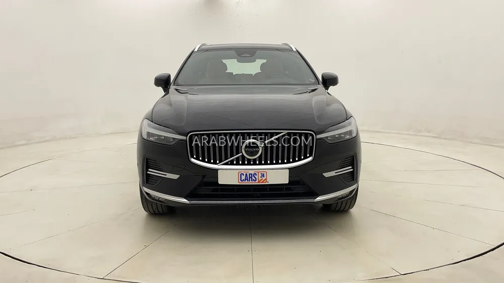 Volvo XC60 2023 for Sale in Dubai Image-8