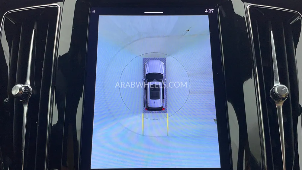 Volvo XC60 2023 for Sale in Dubai Image-16