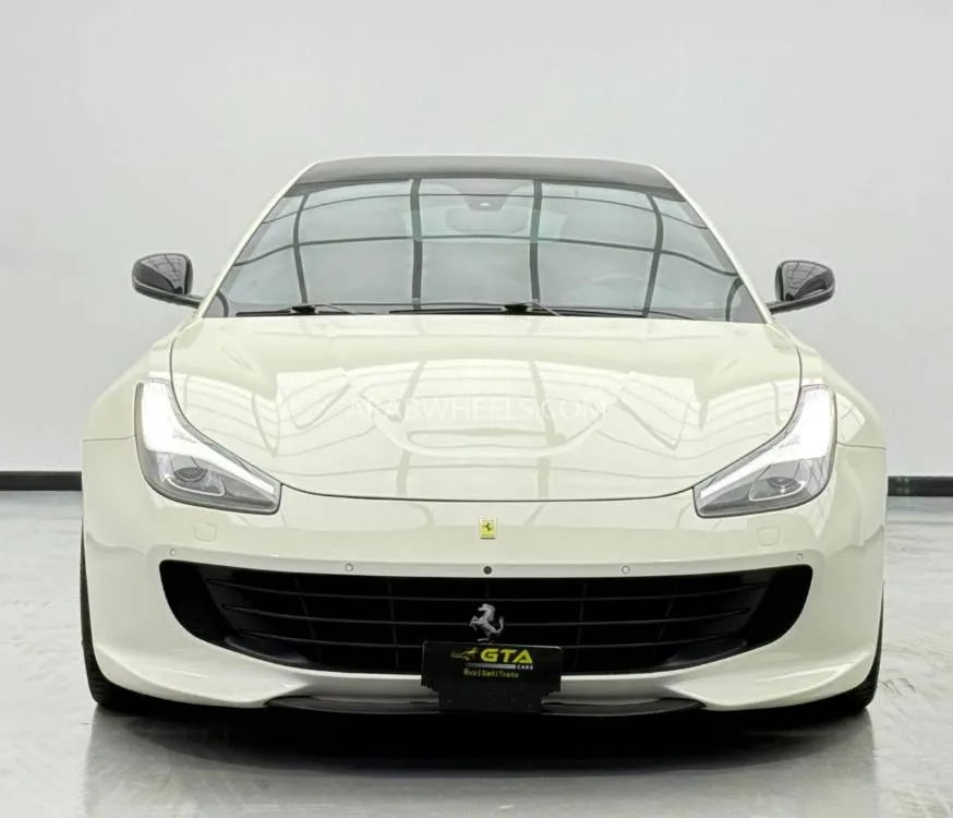 فيراري GTC4 لوسّو 2018 for Sale in دبي Image-2
