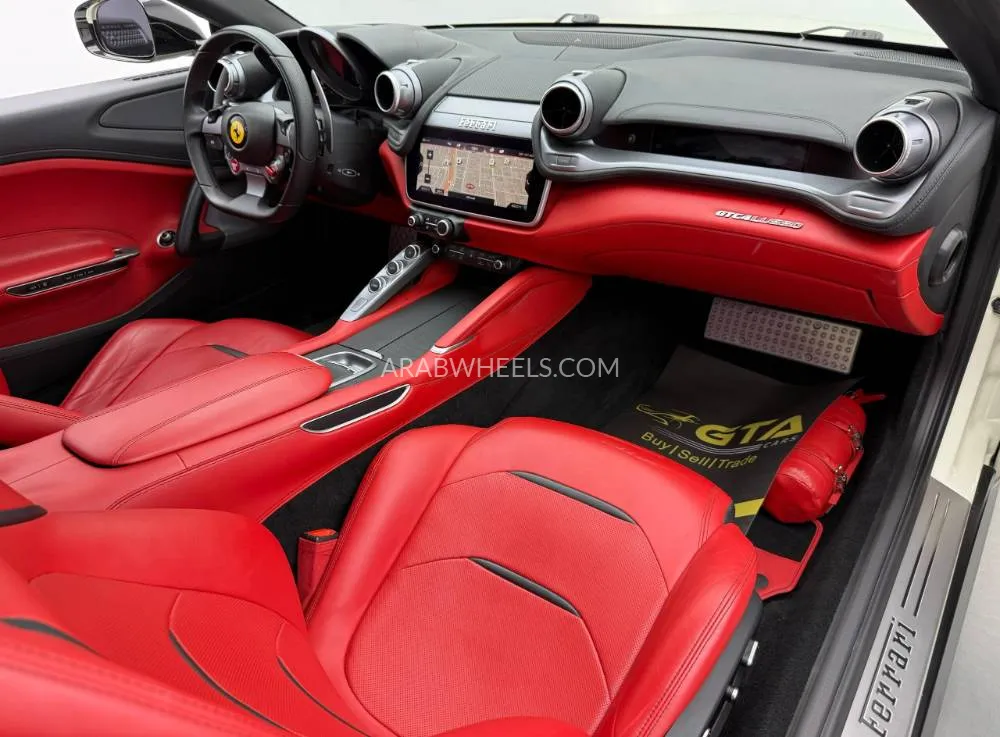 فيراري GTC4 لوسّو 2018 for Sale in دبي Image-9