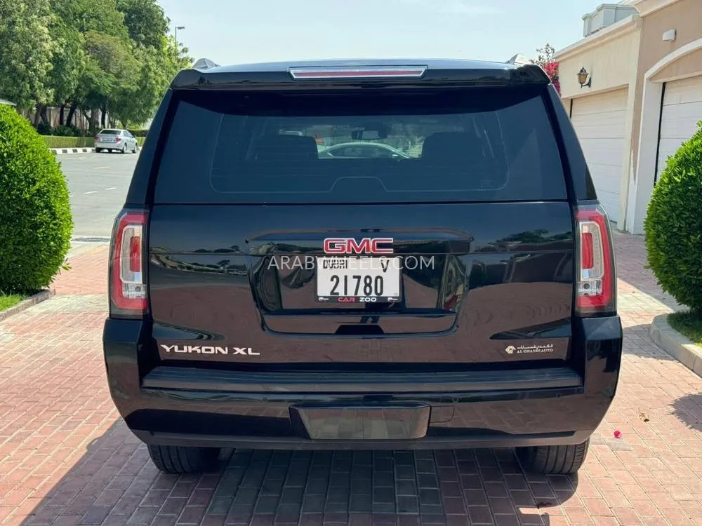 GMC Yukon XL 2019 for Sale in Dubai Image-4