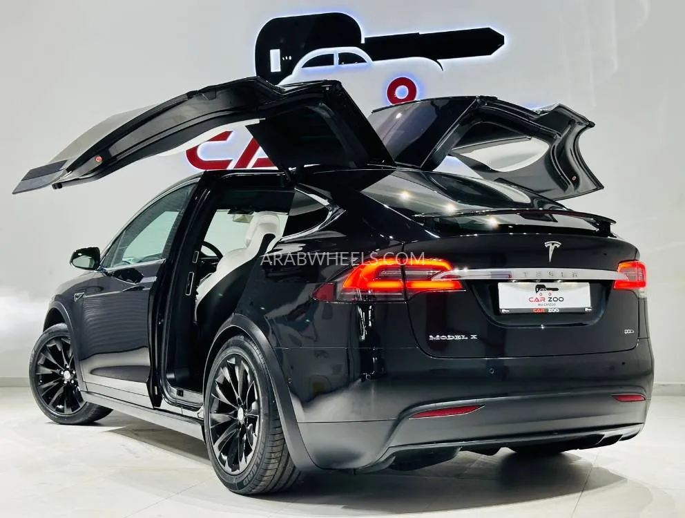 Tesla Model X 2017 for Sale in Dubai Image-4