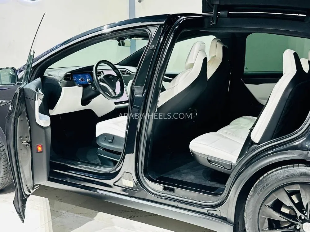 Tesla Model X 2017 for Sale in Dubai Image-8