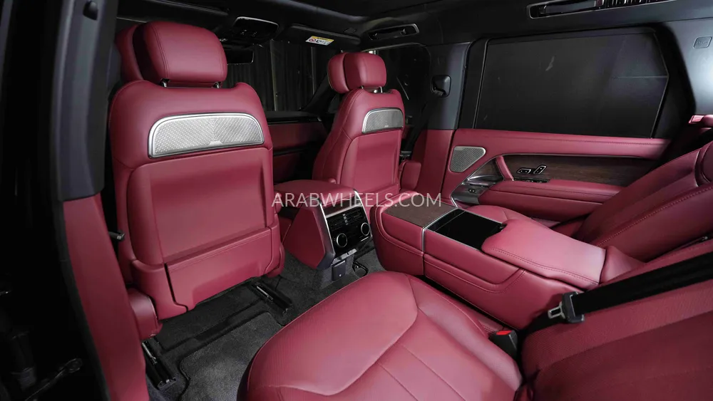 Land Rover Range Rover 2023 for Sale in Dubai Image-16