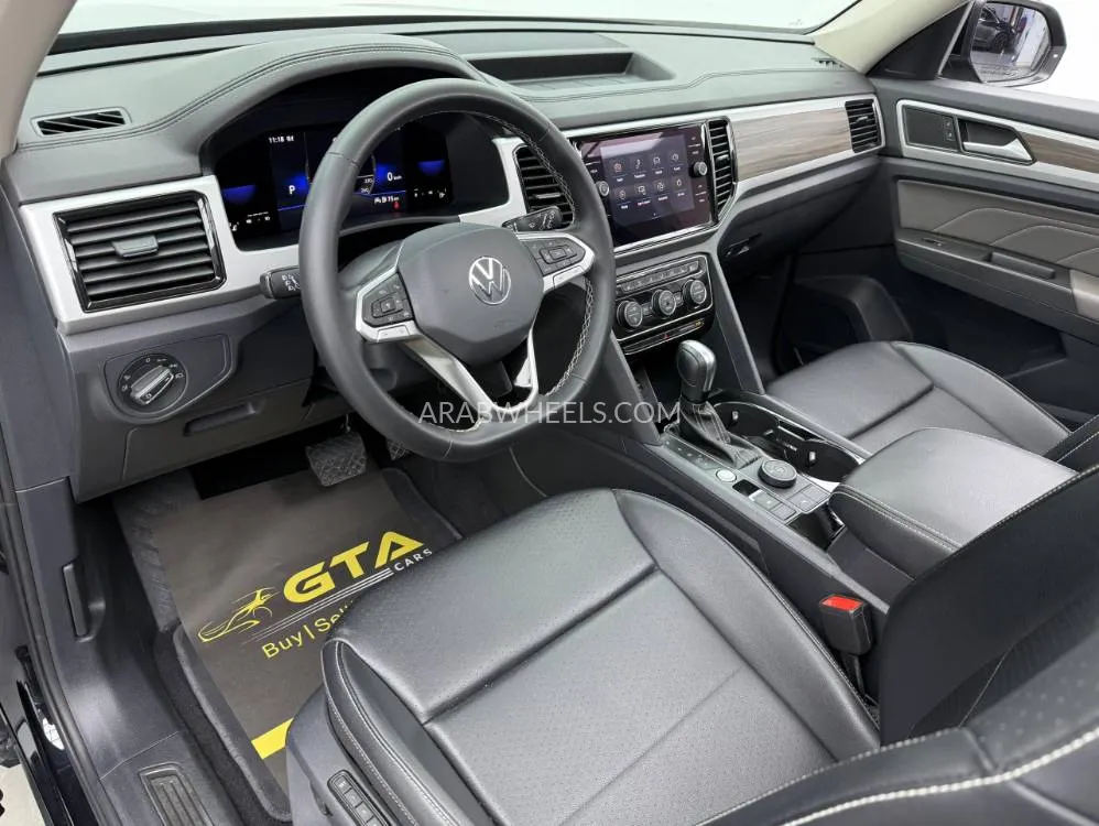 Volkswagen Teramont 2022 for Sale in Dubai Image-10