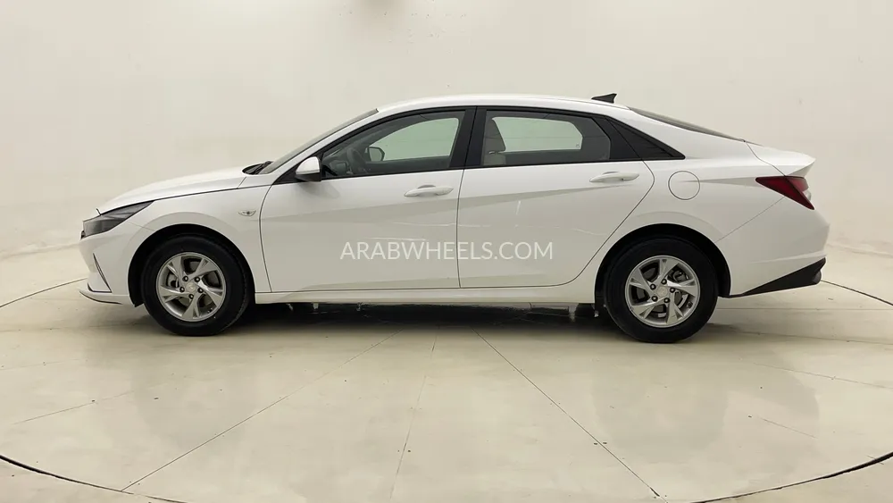 Hyundai Elantra 2022 for Sale in Dubai Image-6