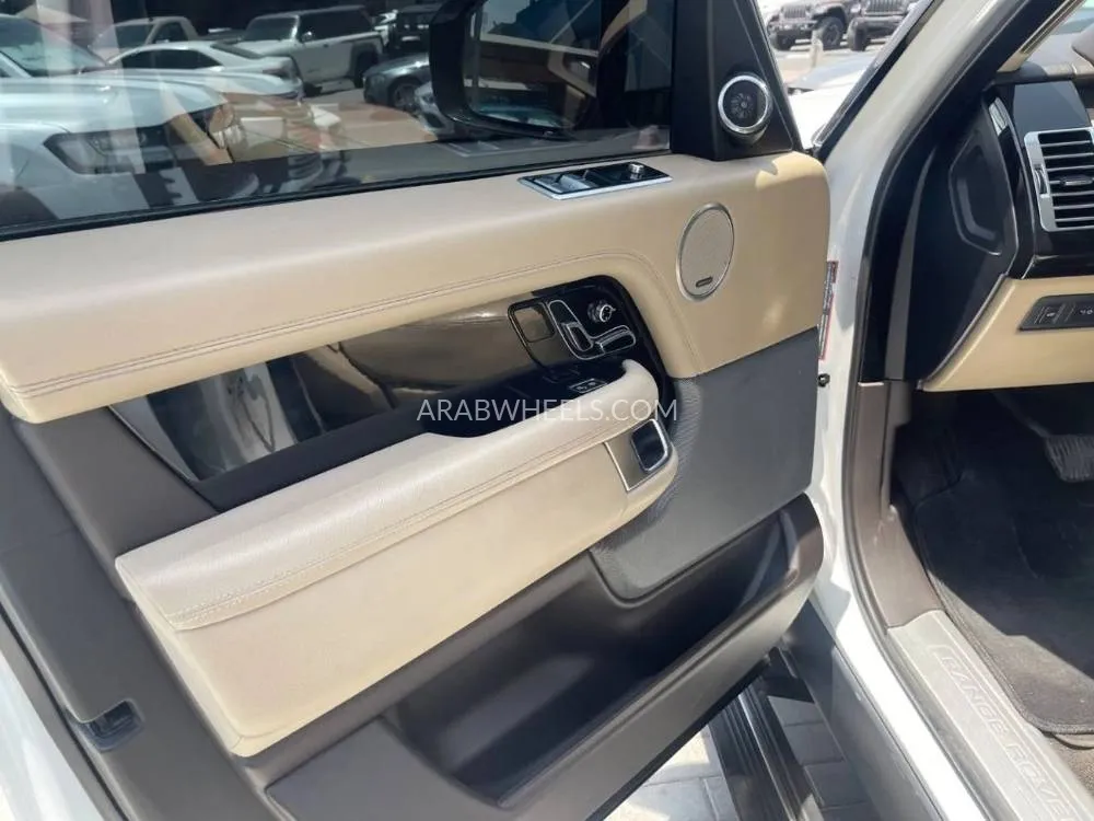 Land Rover Range Rover 2018 for Sale in Dubai Image-9