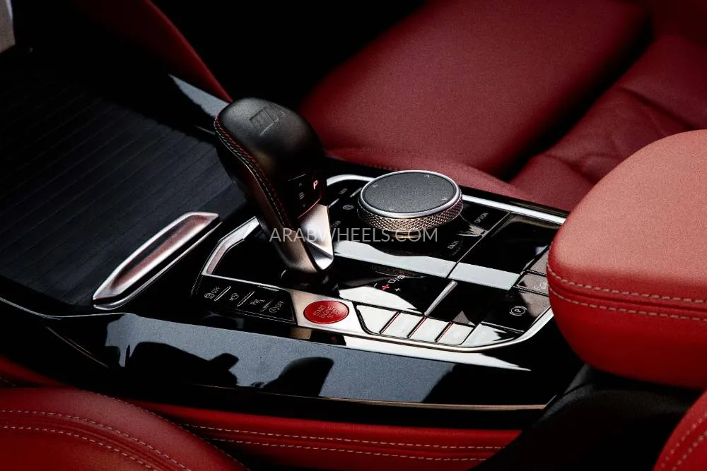 BMW X4 2022 for Sale in Dubai Image-9