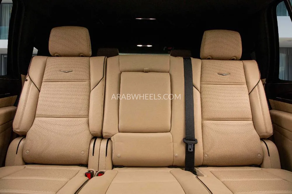 Cadillac Escalade 2023 for Sale in Dubai Image-12