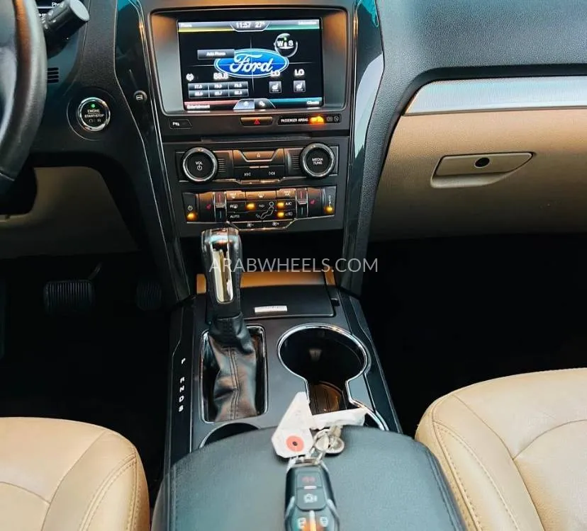 Ford Explorer 2016 for Sale in Dubai Image-11
