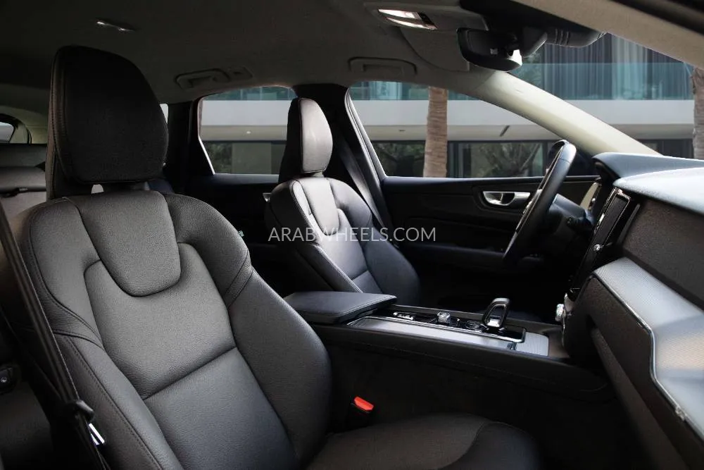 Volvo XC60 2024 for Sale in Dubai Image-7