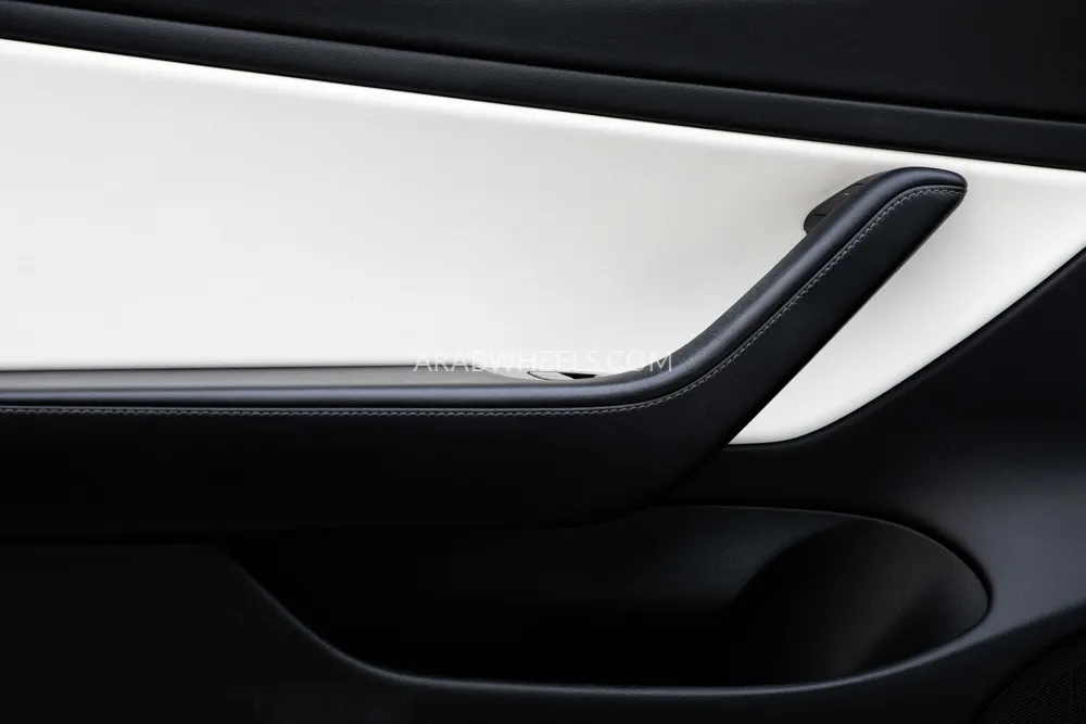 تسلا موديل 3 2020 for Sale in دبي Image-5