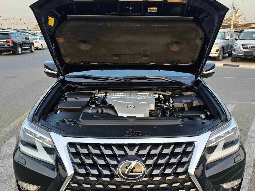 Lexus GX 2023 for Sale in Dubai Image-2